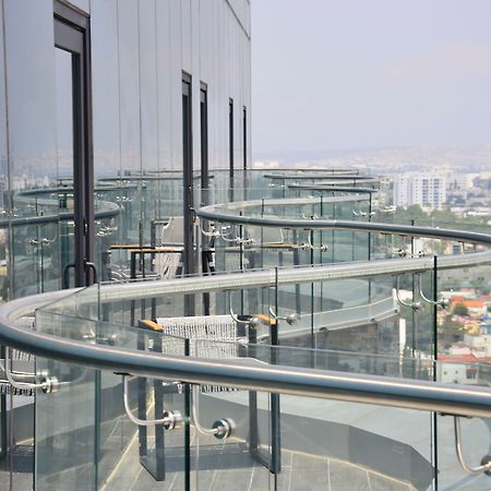 Baruk Guadalajara Hotel De Autor Экстерьер фото A glass balustrade
