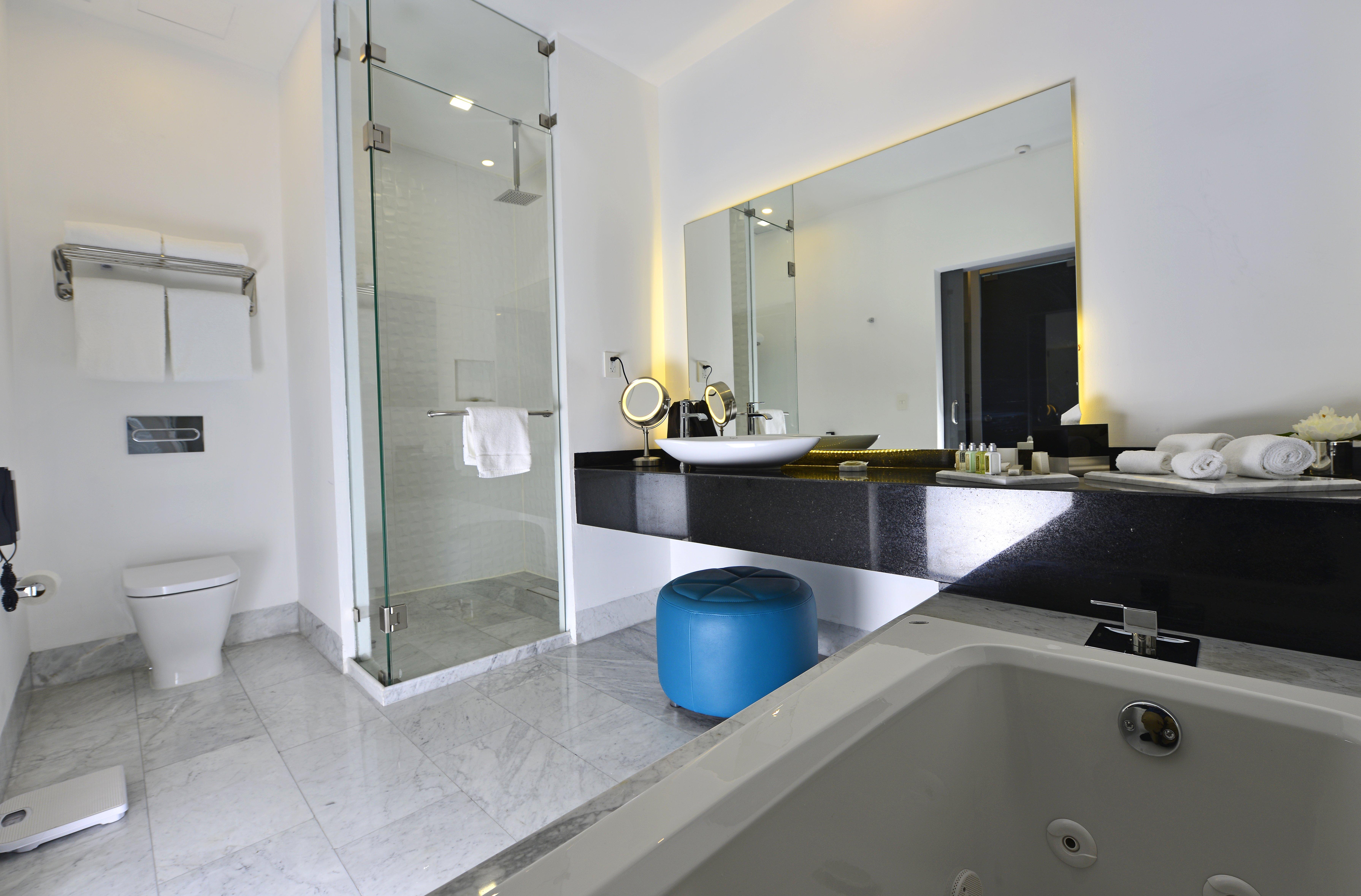 Baruk Guadalajara Hotel De Autor Экстерьер фото A modern bathroom