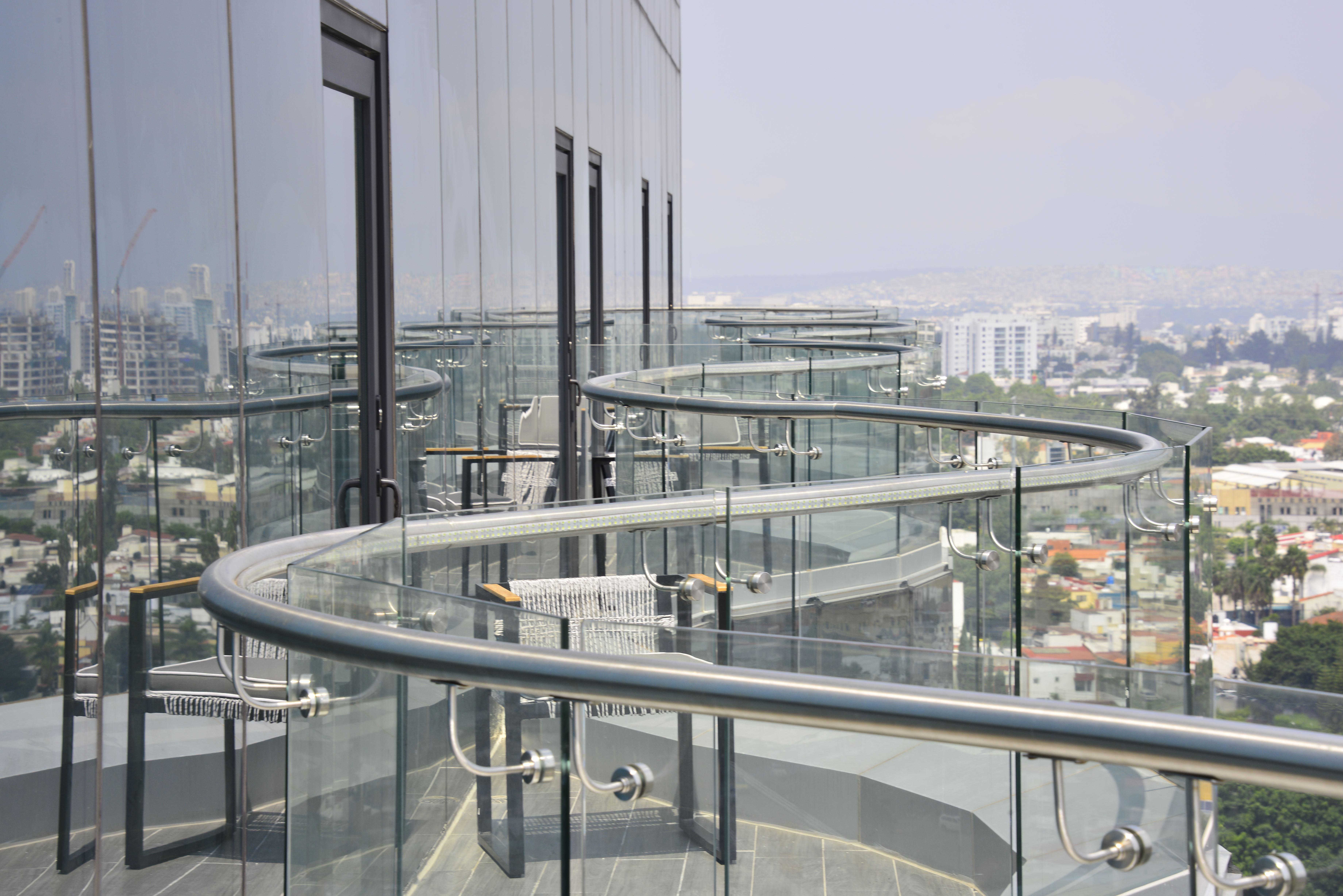 Baruk Guadalajara Hotel De Autor Экстерьер фото A glass balustrade