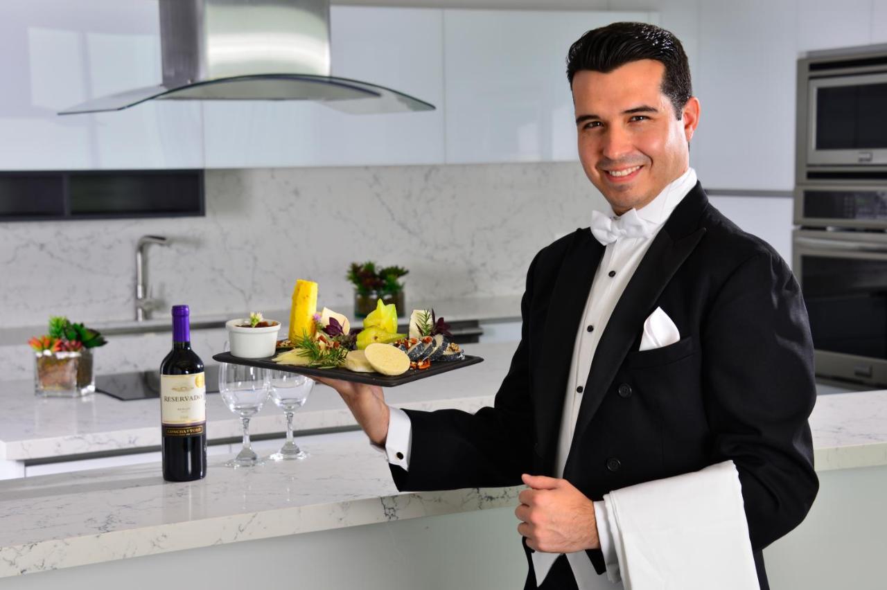 Baruk Guadalajara Hotel De Autor Экстерьер фото A butler in a modern kitchen