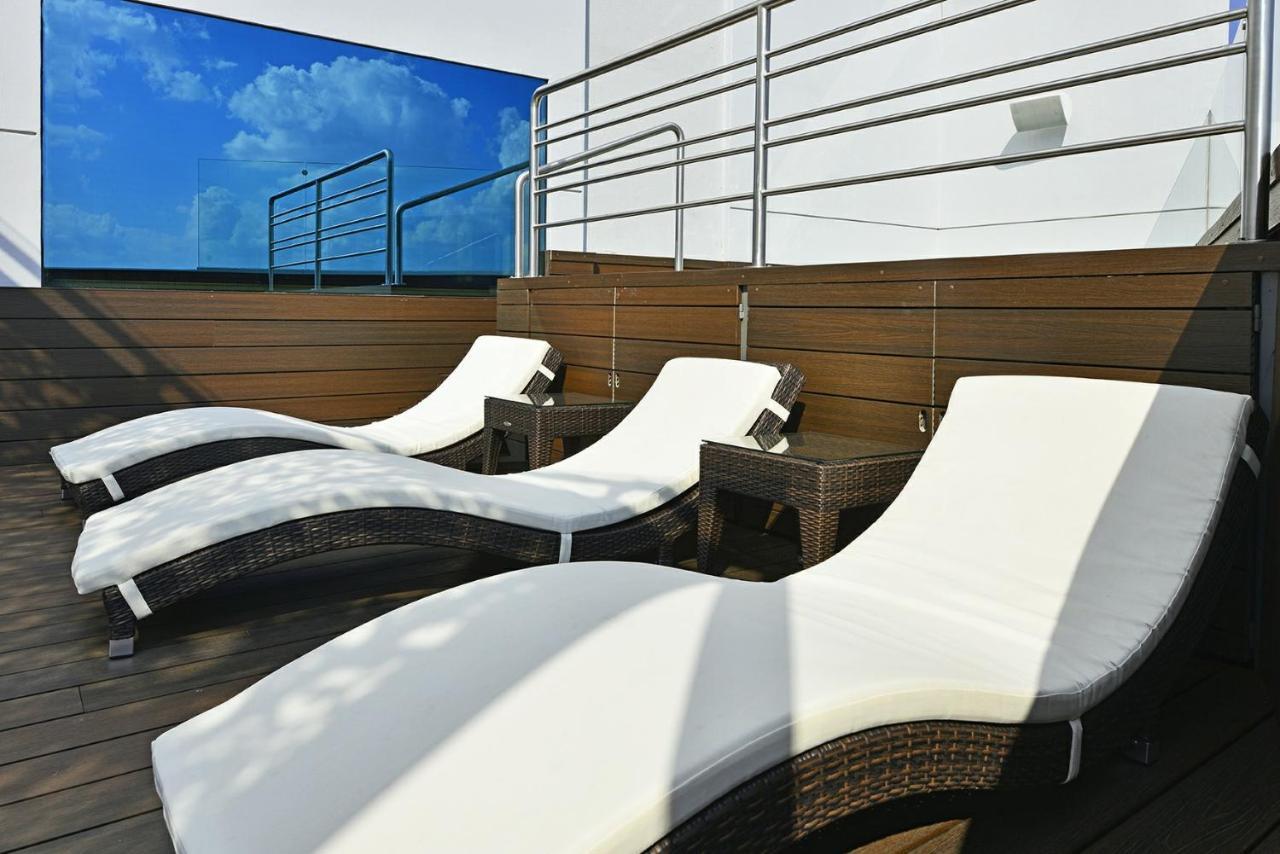 Baruk Guadalajara Hotel De Autor Экстерьер фото Sunbathing chairs on the deck of a cruise ship